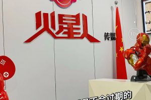 知识如海洋，我们只是一滴水。唯有不断学习，才能汇成江河，奔腾入海。