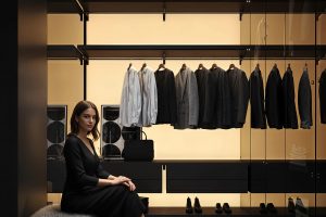 被这个 “暗黑奢华家” 拿捏！暗调与光影碰撞，住出总裁级私密感